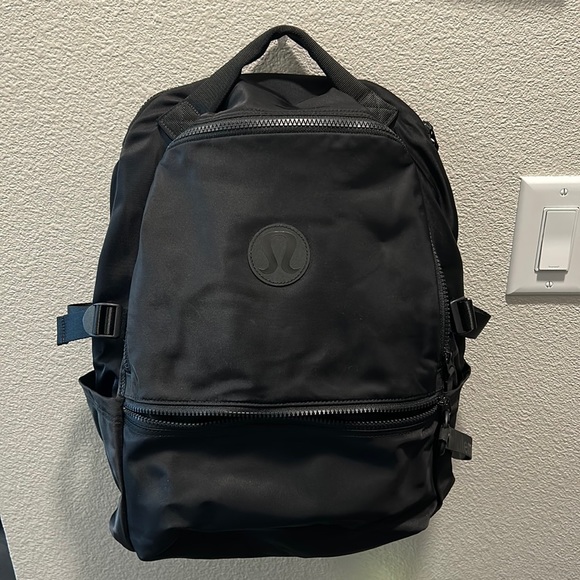 lululemon athletica Handbags - Lululemon New Crew Backpack, *22L in Black